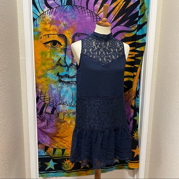 🌈 Lovely blue lace patchwork dress - Picture 3 of 10